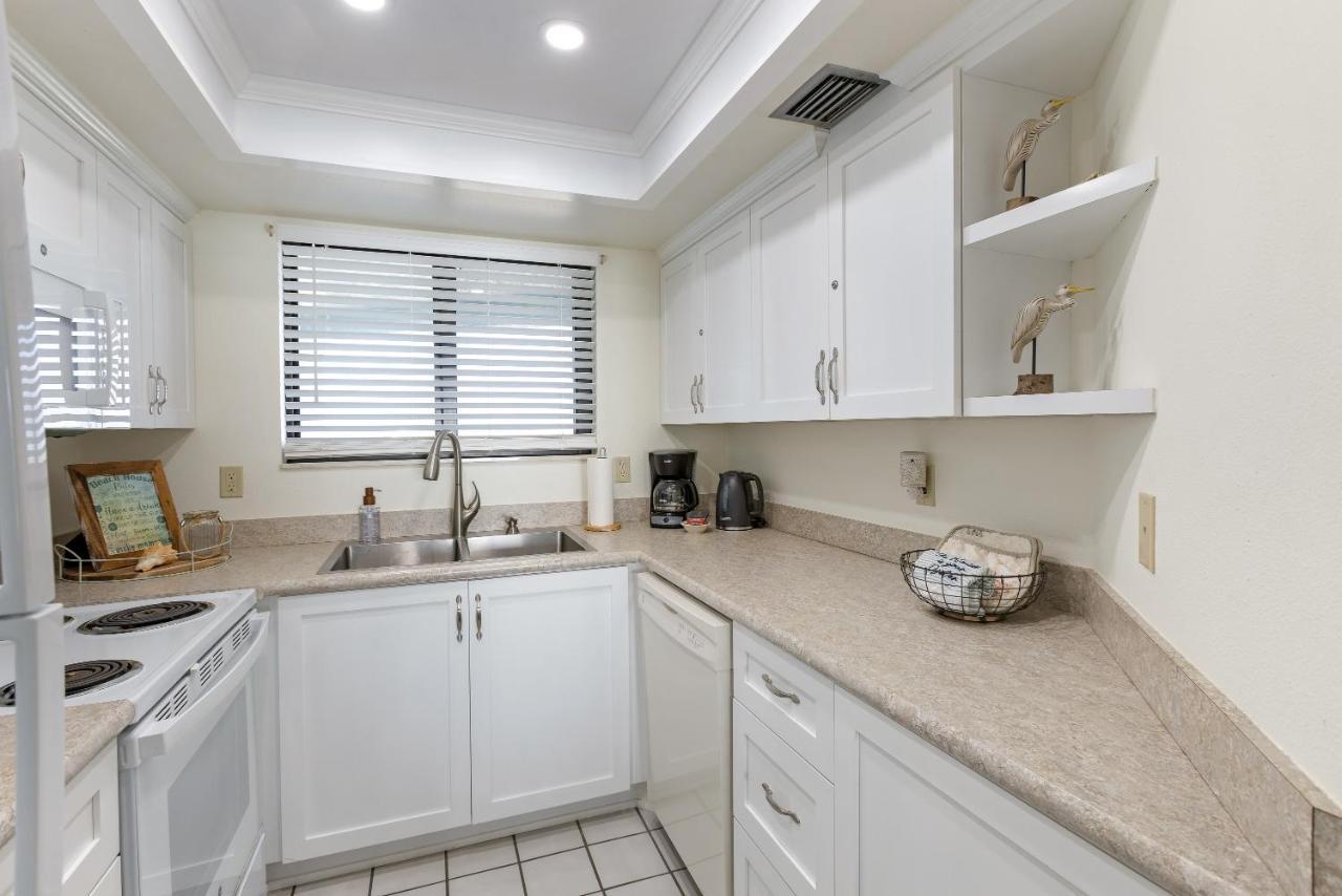 Ocean View With A Beachfront Pool At Ocean Trillium Condo ~ 403 New Smyrna Beach Exteriör bild